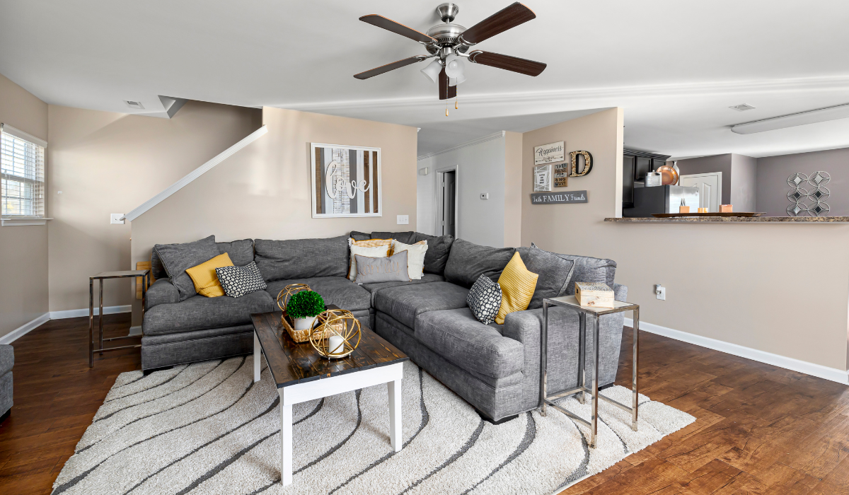 Fast Ceiling Fan Installation Near River Oaks TX